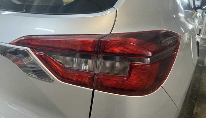 2022 Nissan MAGNITE XL, Petrol, Manual, 25,194 km, Right tail light - Minor scratches