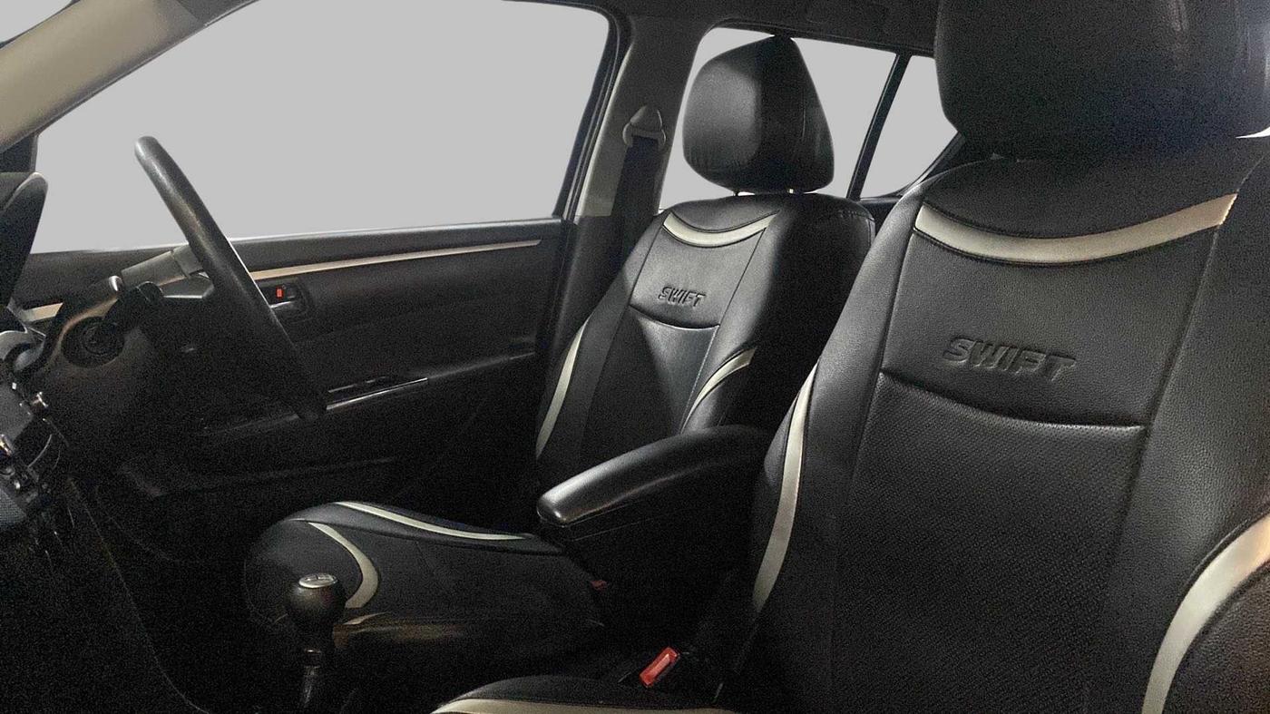 2017 Maruti Swift VDI, Diesel, Manual, 75,765 km, Right Side Front Door Cabin