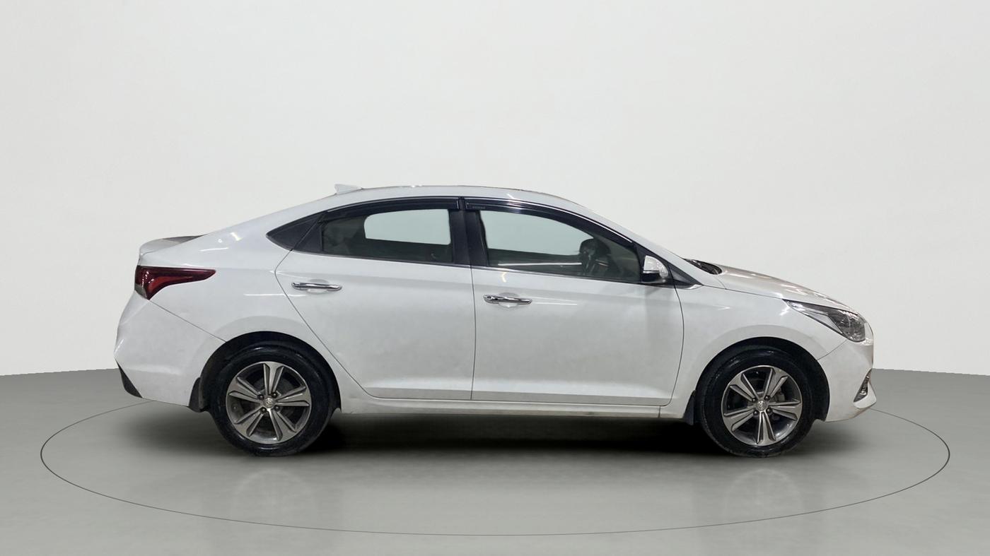 2017 Hyundai Verna 1.6 SX (O) CRDI MT, Diesel, Manual, 98,990 km, Right Side View