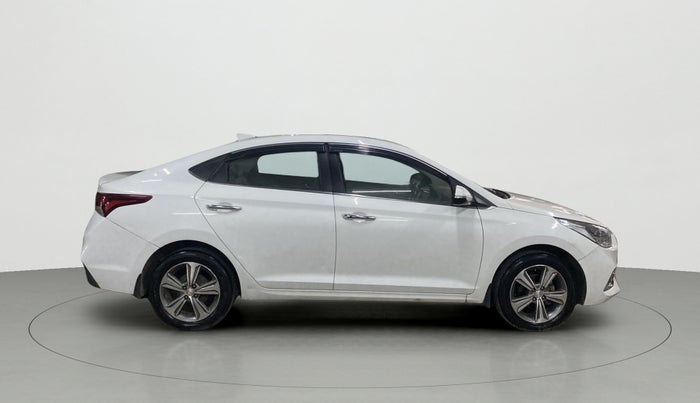 2017 Hyundai Verna 1.6 SX (O) CRDI MT, Diesel, Manual, 98,990 km, Right Side View
