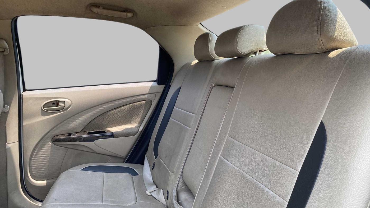 2017 Toyota Etios VXD PLATINUM, Diesel, Manual, 47,978 km, Right Side Rear Door Cabin