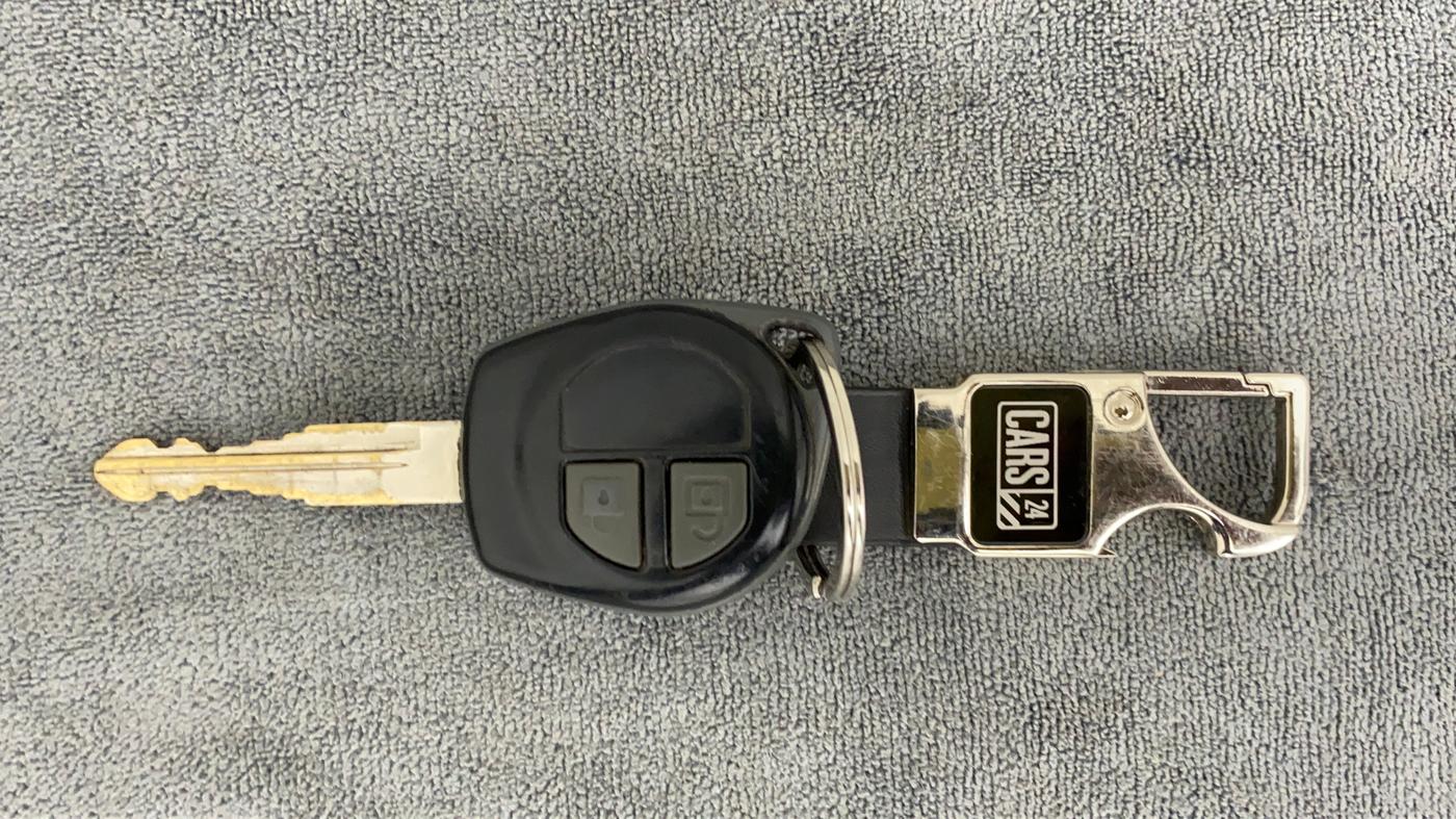 2013 Maruti Swift Dzire VXI, Petrol, Manual, 80,318 km, Key Close Up