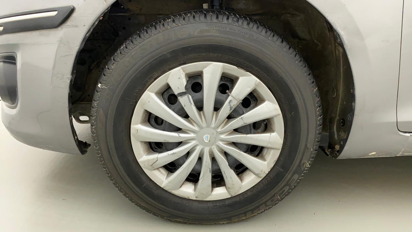 2013 Maruti Swift Dzire VXI, Petrol, Manual, 80,318 km, Left Front Wheel