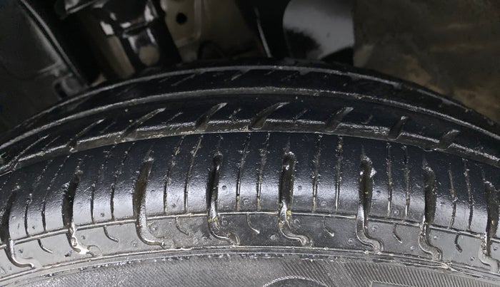 2019 Renault Kwid RXL, Petrol, Manual, 59,668 km, Left Front Tyre Tread