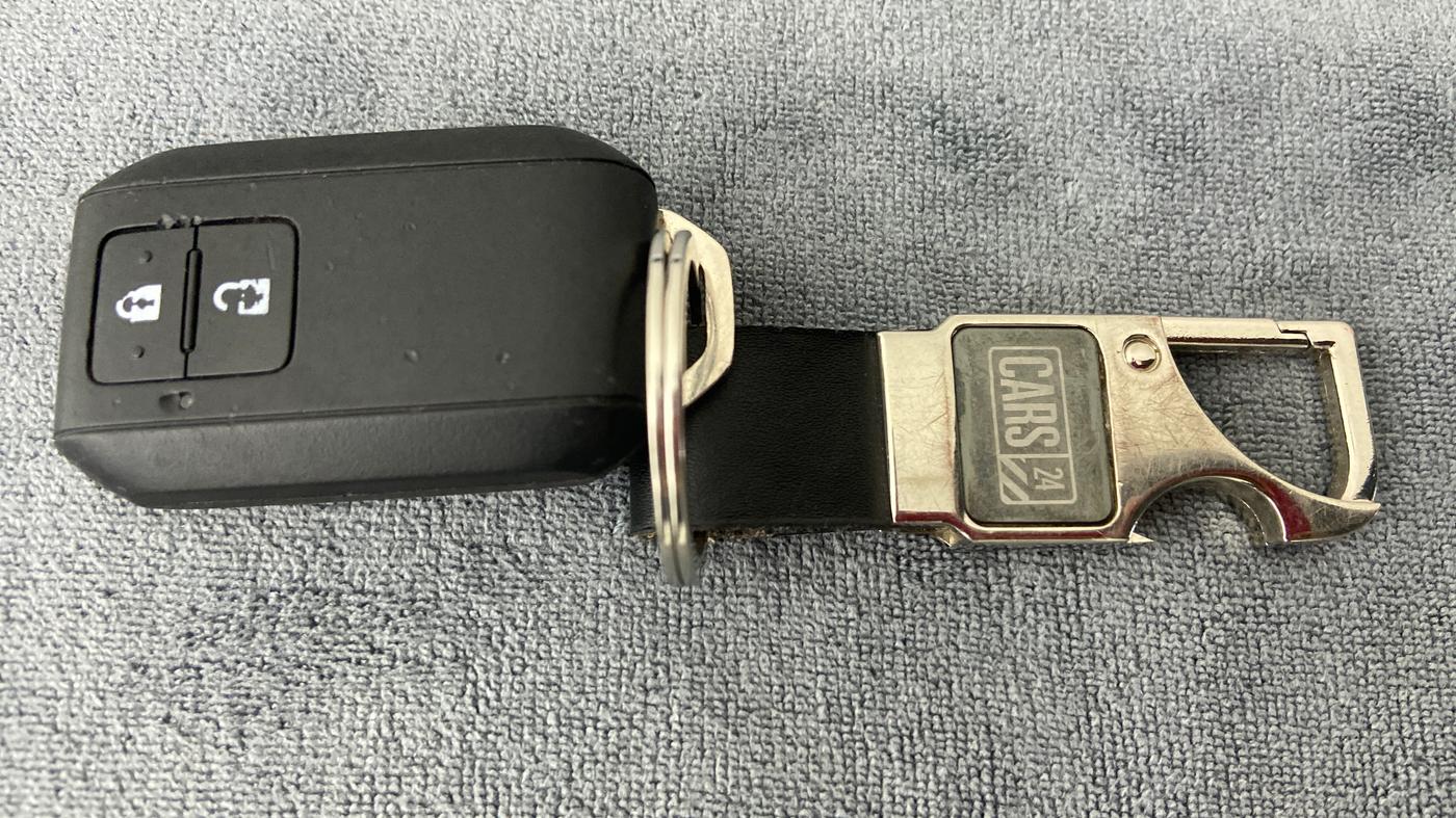 2019 Toyota Glanza G MT PETROL, Petrol, Manual, 19,546 km, Key Close Up