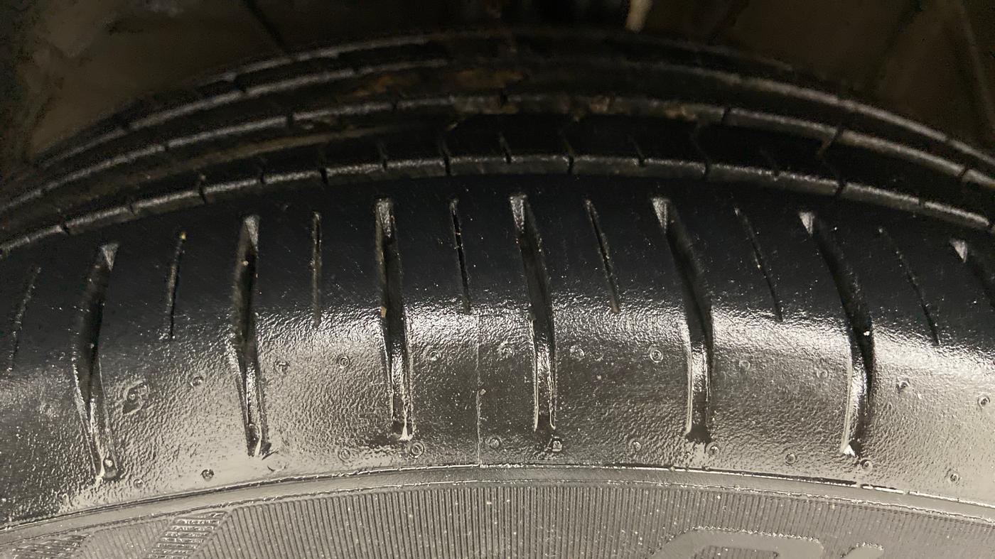 2019 Toyota Glanza G MT PETROL, Petrol, Manual, 19,546 km, Left Front Tyre Tread