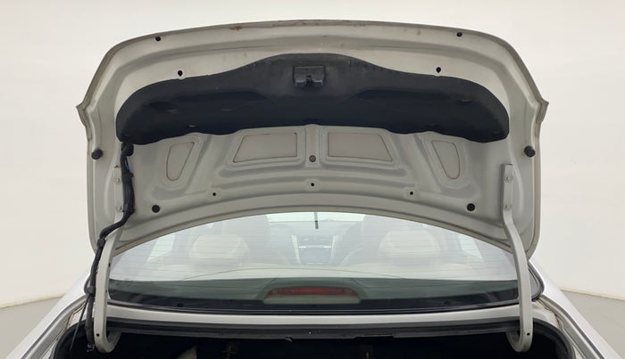 2014 Hyundai Verna FLUIDIC 1.6 VTVT SX AT, CNG, Automatic, 62,883 km, Boot Door Open