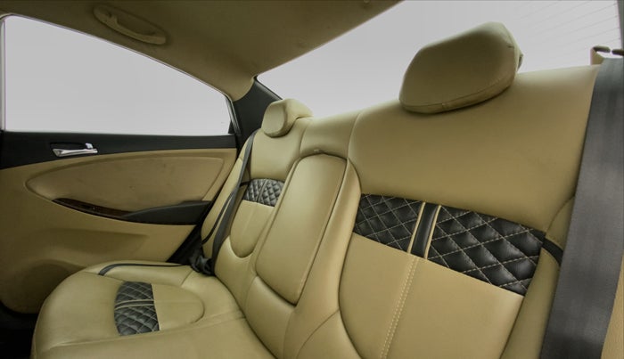 2014 Hyundai Verna FLUIDIC 1.6 VTVT SX AT, CNG, Automatic, 62,883 km, Right Side Rear Door Cabin