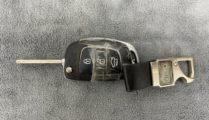 2014 Hyundai Verna FLUIDIC 1.6 VTVT SX AT, CNG, Automatic, 62,883 km, Key Close Up