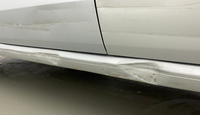 2012 Volkswagen Polo HIGHLINE1.2L, Petrol, Manual, 72,878 km, Left running board - Slightly dented