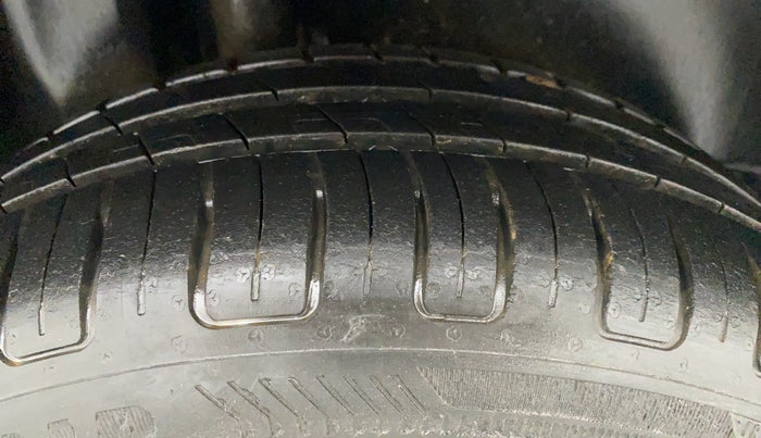 2012 Volkswagen Polo HIGHLINE1.2L, Petrol, Manual, 72,878 km, Right Rear Tyre Tread