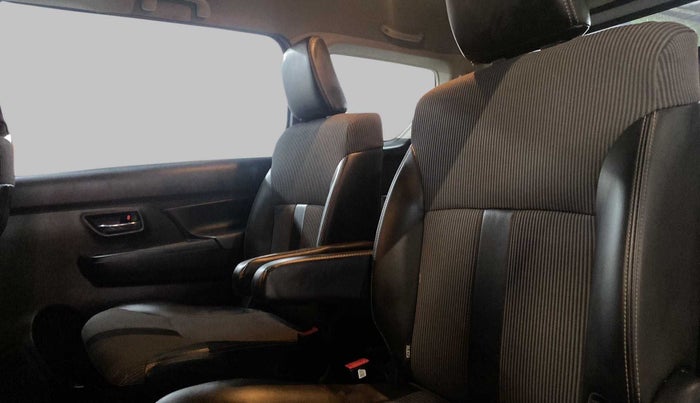 2020 Maruti XL6 ZETA AT, Petrol, Automatic, 31,882 km, Right Side Rear Door Cabin