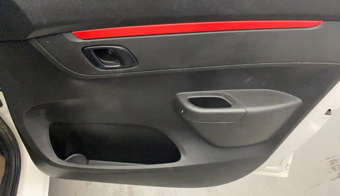 2018 Renault Kwid RXT 1.0, Petrol, Manual, 61,303 km, Driver Side Door Panels Control