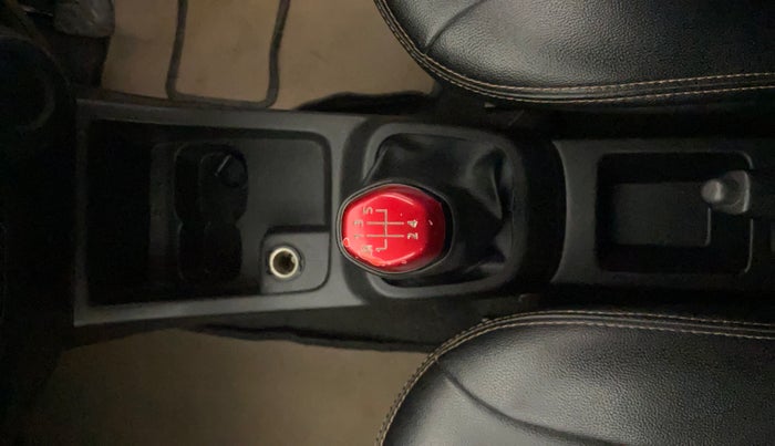 2018 Renault Kwid RXT 1.0, Petrol, Manual, 61,303 km, Gear Lever