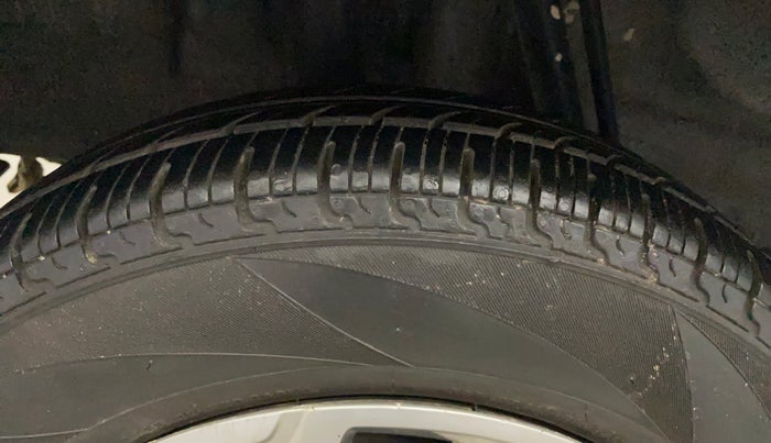 2018 Renault Kwid RXT 1.0, Petrol, Manual, 61,303 km, Right Rear Tyre Tread