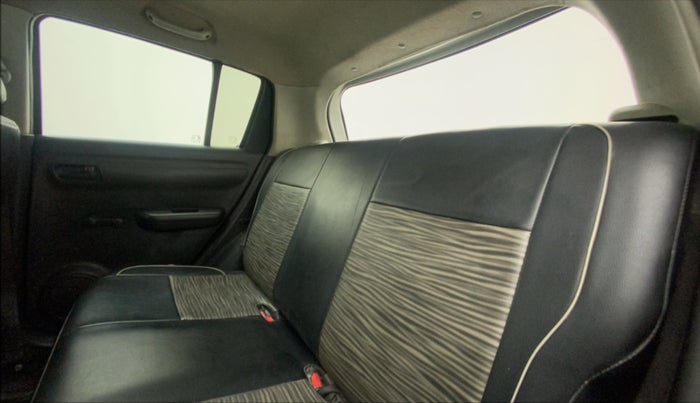 2011 Maruti Swift LXI, Petrol, Manual, 74,040 km, Right Side Rear Door Cabin