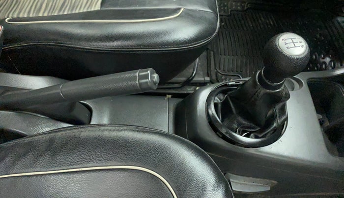 2011 Maruti Swift LXI, Petrol, Manual, 74,040 km, Gear Lever