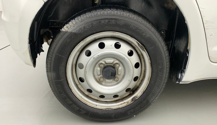 2011 Maruti Swift LXI, Petrol, Manual, 74,040 km, Right Rear Wheel