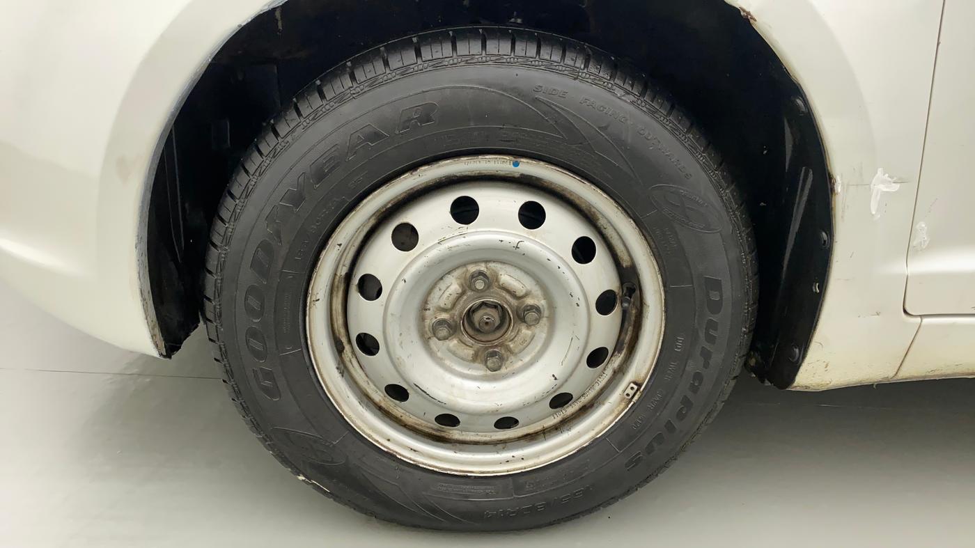 2011 Maruti Swift LXI, Petrol, Manual, 74,040 km, Left Front Wheel