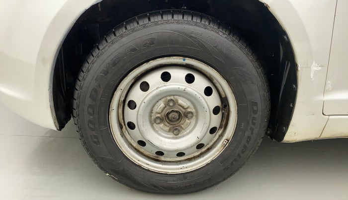 2011 Maruti Swift LXI, Petrol, Manual, 74,040 km, Left Front Wheel
