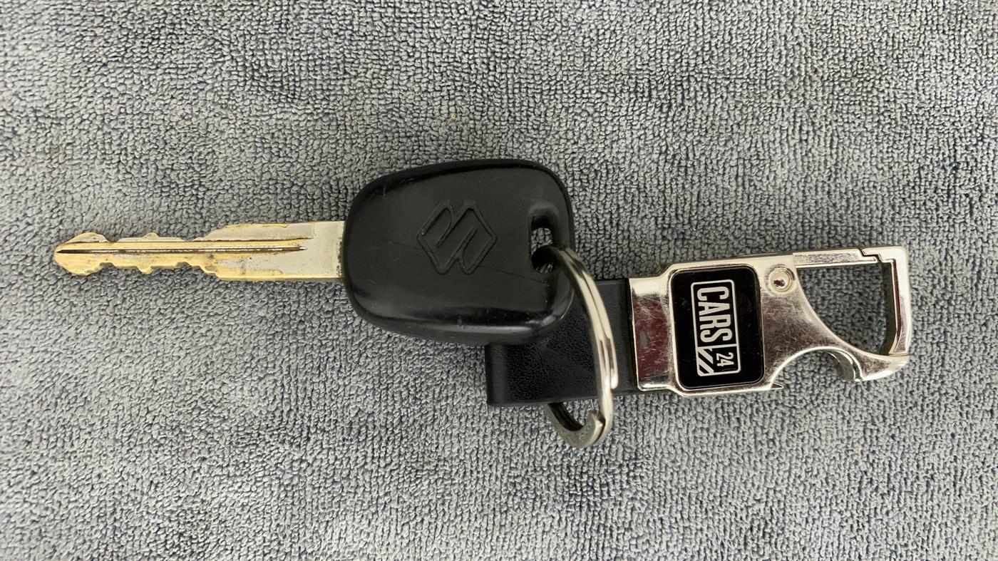 2011 Maruti Swift LXI, Petrol, Manual, 74,040 km, Key Close Up