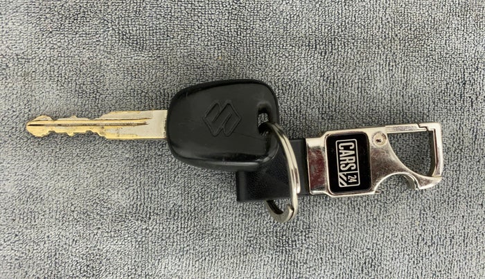 2011 Maruti Swift LXI, Petrol, Manual, 74,040 km, Key Close Up