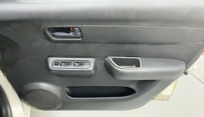 2011 Maruti Swift LXI, Petrol, Manual, 74,040 km, Driver Side Door Panels Control