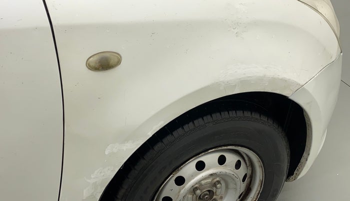 2011 Maruti Swift LXI, Petrol, Manual, 74,040 km, Right fender - Minor scratches