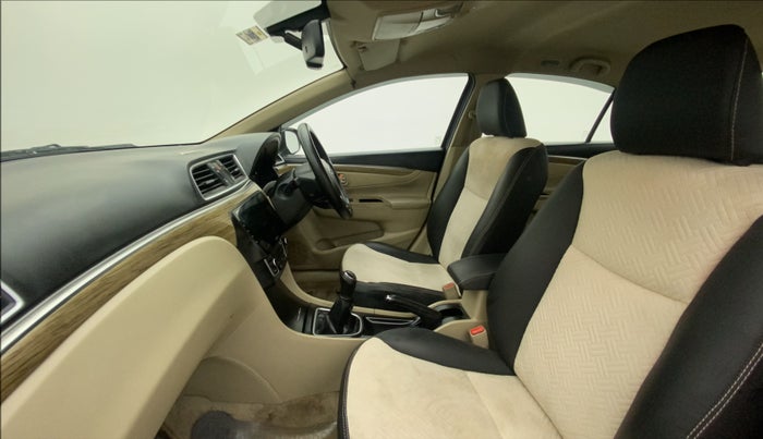 2018 Maruti Ciaz ALPHA 1.5 SHVS PETROL, Petrol, Manual, 1,23,897 km, Right Side Front Door Cabin