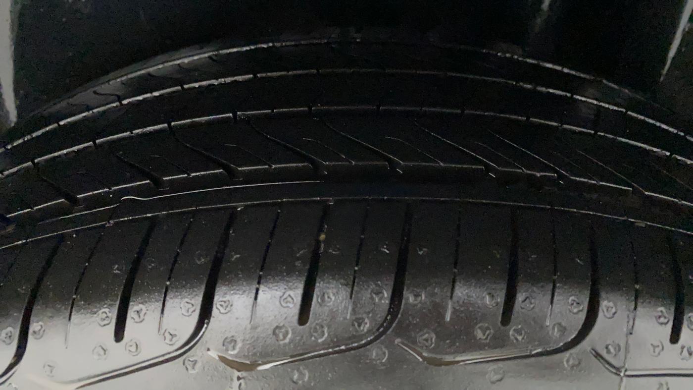 2018 Maruti Ciaz ALPHA 1.5 SHVS PETROL, Petrol, Manual, 1,23,897 km, Left Rear Tyre Tread