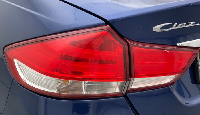 2018 Maruti Ciaz ALPHA 1.5 SHVS PETROL, Petrol, Manual, 1,23,897 km, Left tail light - Minor scratches