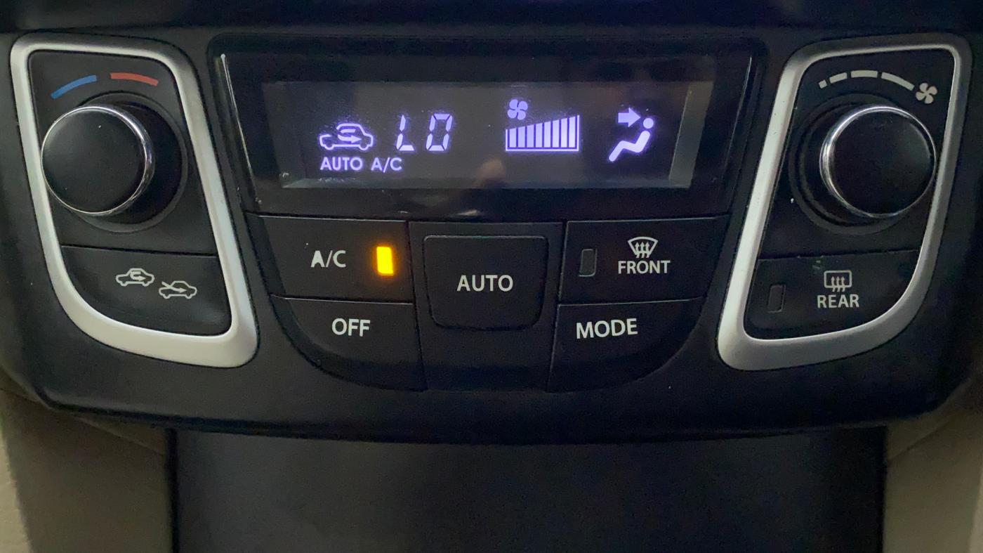 2018 Maruti Ciaz ALPHA 1.5 SHVS PETROL, Petrol, Manual, 1,23,897 km, Automatic Climate Control