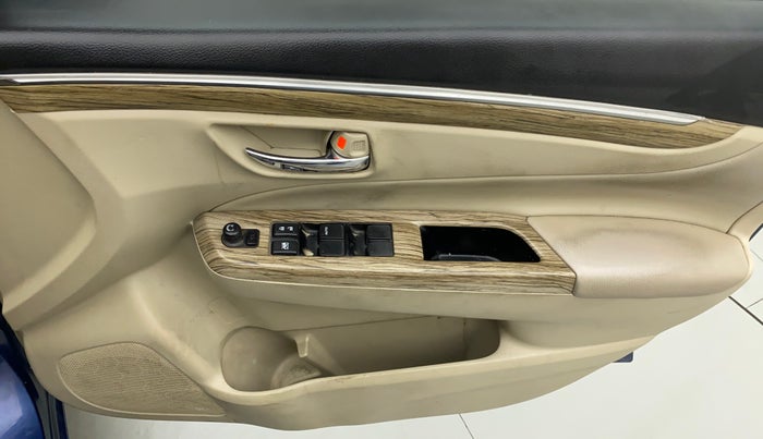 2018 Maruti Ciaz ALPHA 1.5 SHVS PETROL, Petrol, Manual, 1,23,897 km, Driver Side Door Panels Control