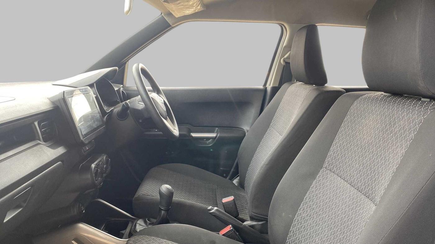 2021 Maruti IGNIS SIGMA 1.2, Petrol, Manual, 10,014 km, Right Side Front Door Cabin