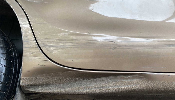 2018 Maruti Dzire LXI, Petrol, Manual, 45,275 km, Right running board - Slightly dented