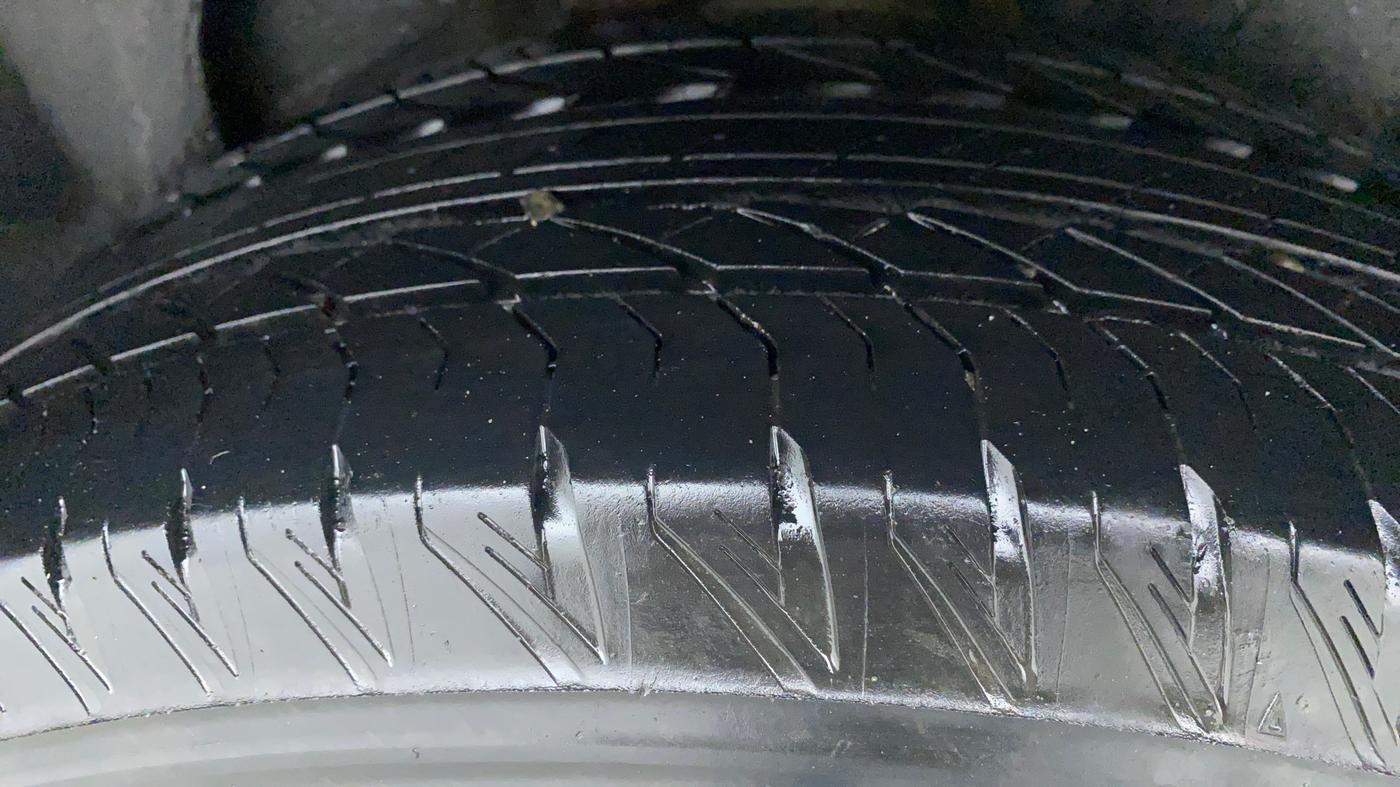 2021 Tata Safari XZA PLUS 6S, Diesel, Automatic, 25,063 km, Left Rear Tyre Tread