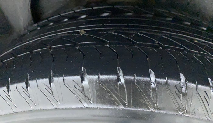 2021 Tata Safari XZA PLUS 6S, Diesel, Automatic, 25,063 km, Left Rear Tyre Tread