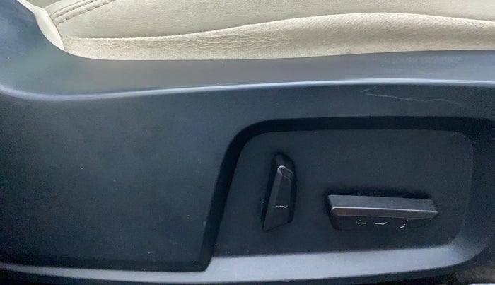 2021 Tata Safari XZA PLUS 6S, Diesel, Automatic, 25,063 km, Driver Side Adjustment Panel