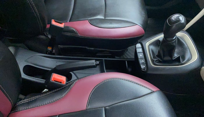 2018 Hyundai NEW SANTRO MAGNA, Petrol, Manual, 65,750 km, Gear Lever