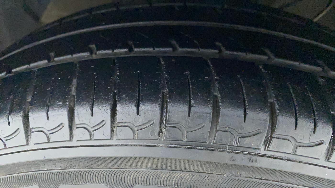 2018 Hyundai NEW SANTRO MAGNA, Petrol, Manual, 65,750 km, Left Front Tyre Tread