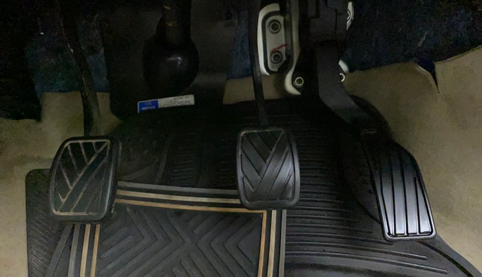 2018 Maruti Ciaz DELTA 1.5 SHVS MT PETROL, Petrol, Manual, 24,316 km, Pedals