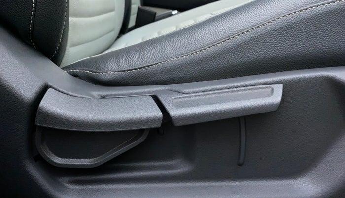 2020 Hyundai AURA SX PLUS 1.2 AMT, Petrol, Automatic, 21,836 km, Driver Side Adjustment Panel
