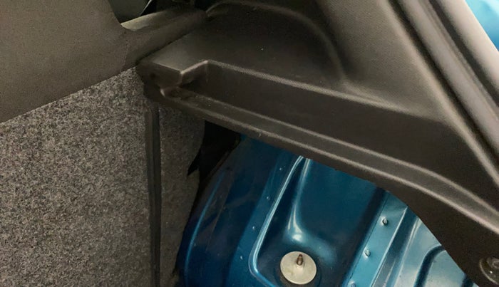 2019 Renault Kwid CLIMBER 1.0 AMT (O), Petrol, Automatic, 25,881 km, Dicky (Boot door) - Parcel tray missing