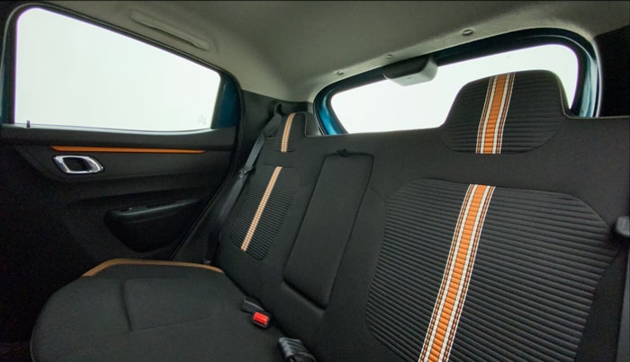 2019 Renault Kwid CLIMBER 1.0 AMT (O), Petrol, Automatic, 25,881 km, Right Side Rear Door Cabin