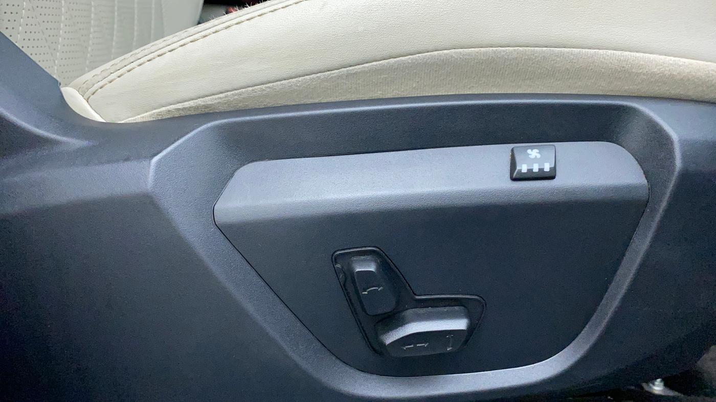 2021 Tata Safari XZA PLUS GOLD 6 S, Diesel, Automatic, 34,935 km, Driver Side Adjustment Panel
