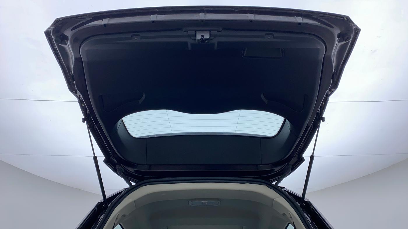 2021 Tata Safari XZA PLUS GOLD 6 S, Diesel, Automatic, 34,935 km, Boot Door Open