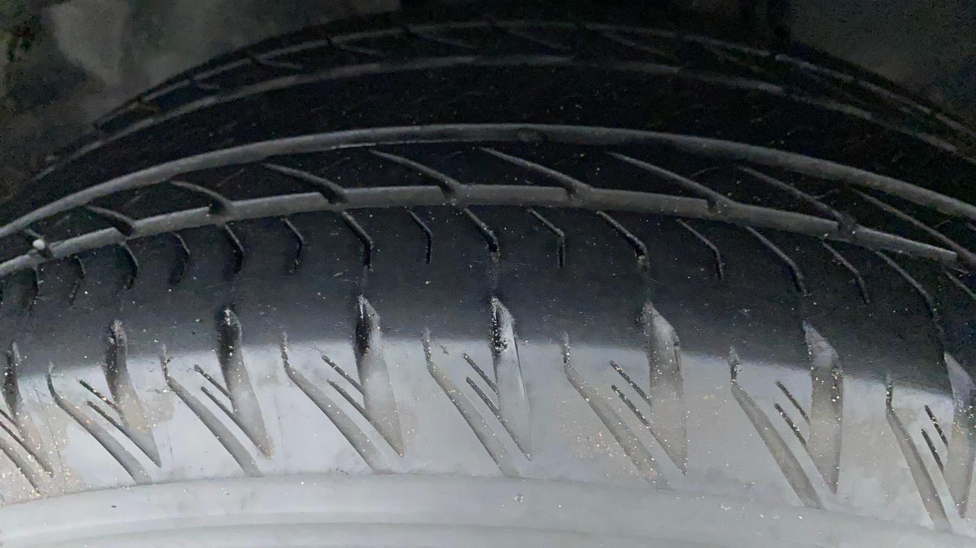 2021 Tata Safari XZA PLUS GOLD 6 S, Diesel, Automatic, 34,935 km, Left Front Tyre Tread