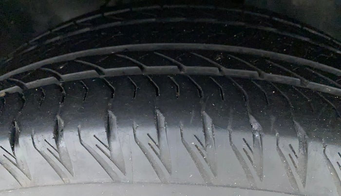 2021 Tata Safari XZA PLUS GOLD 6 S, Diesel, Automatic, 34,935 km, Right Front Tyre Tread
