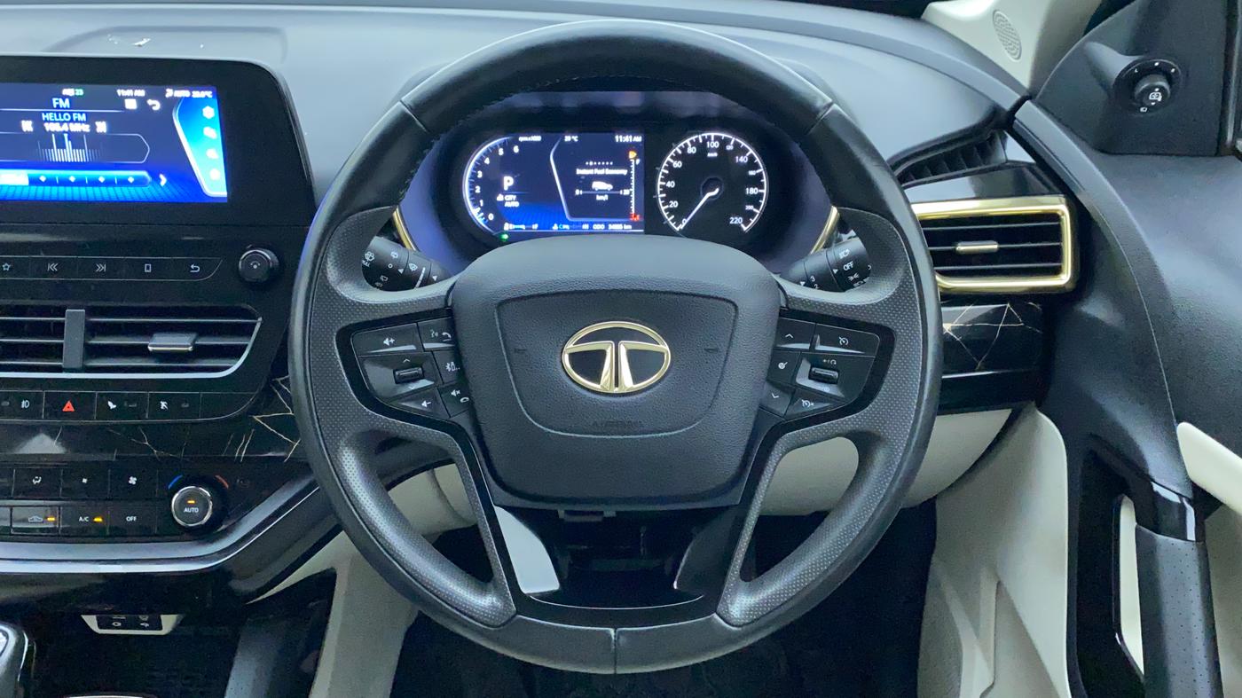 2021 Tata Safari XZA PLUS GOLD 6 S, Diesel, Automatic, 34,935 km, Steering Wheel Close Up