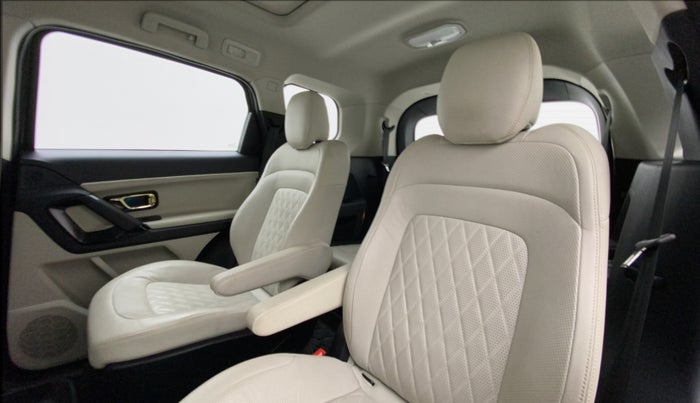 2021 Tata Safari XZA PLUS GOLD 6 S, Diesel, Automatic, 34,935 km, Right Side Rear Door Cabin
